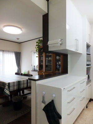 オープンカウンターで機能的なキッチン空間に オープンカウンターで機能的なキッチン空間に